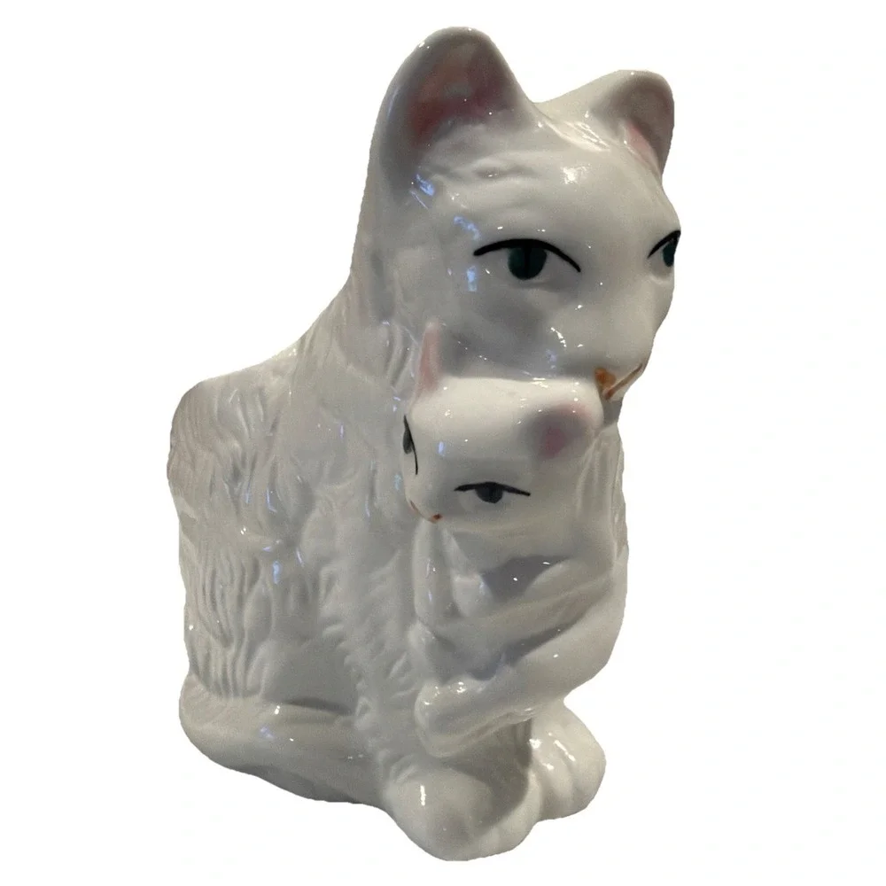 Vtg Persian Momma White Cat Carrying Kitten‎ Ceramic Figurine Planter